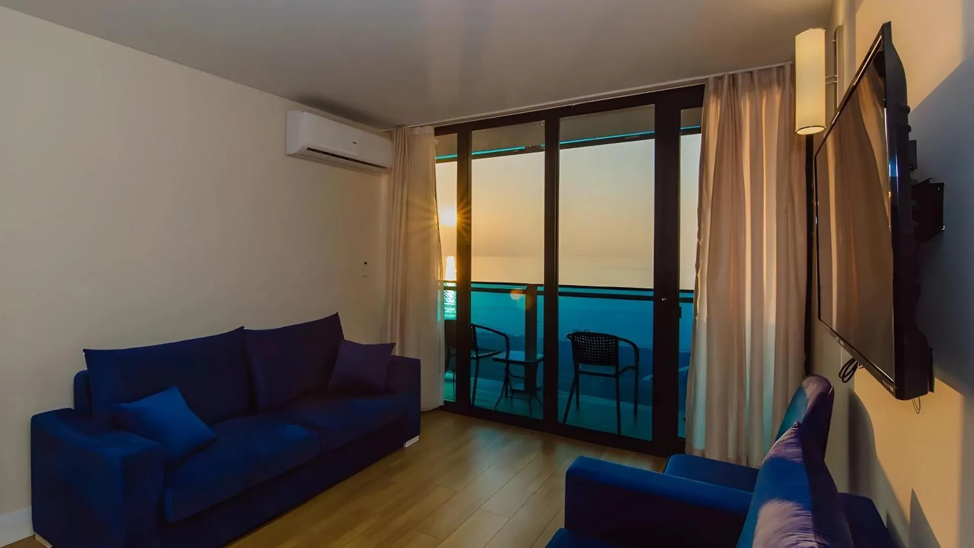 Апарт отель Batumi Orbi City Sea View 0*,