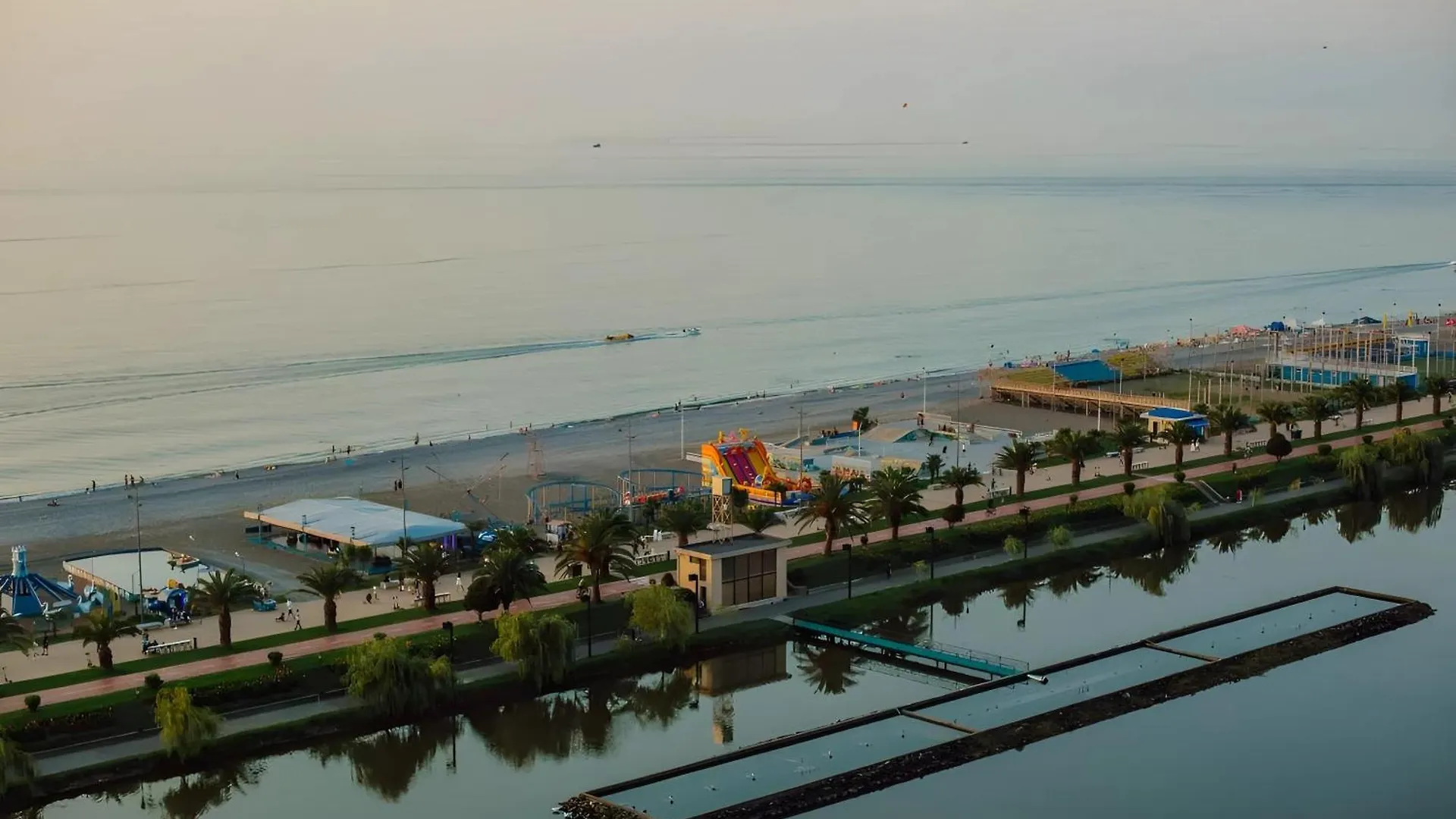 Апарт отель Batumi Orbi City Sea View Апартаменты