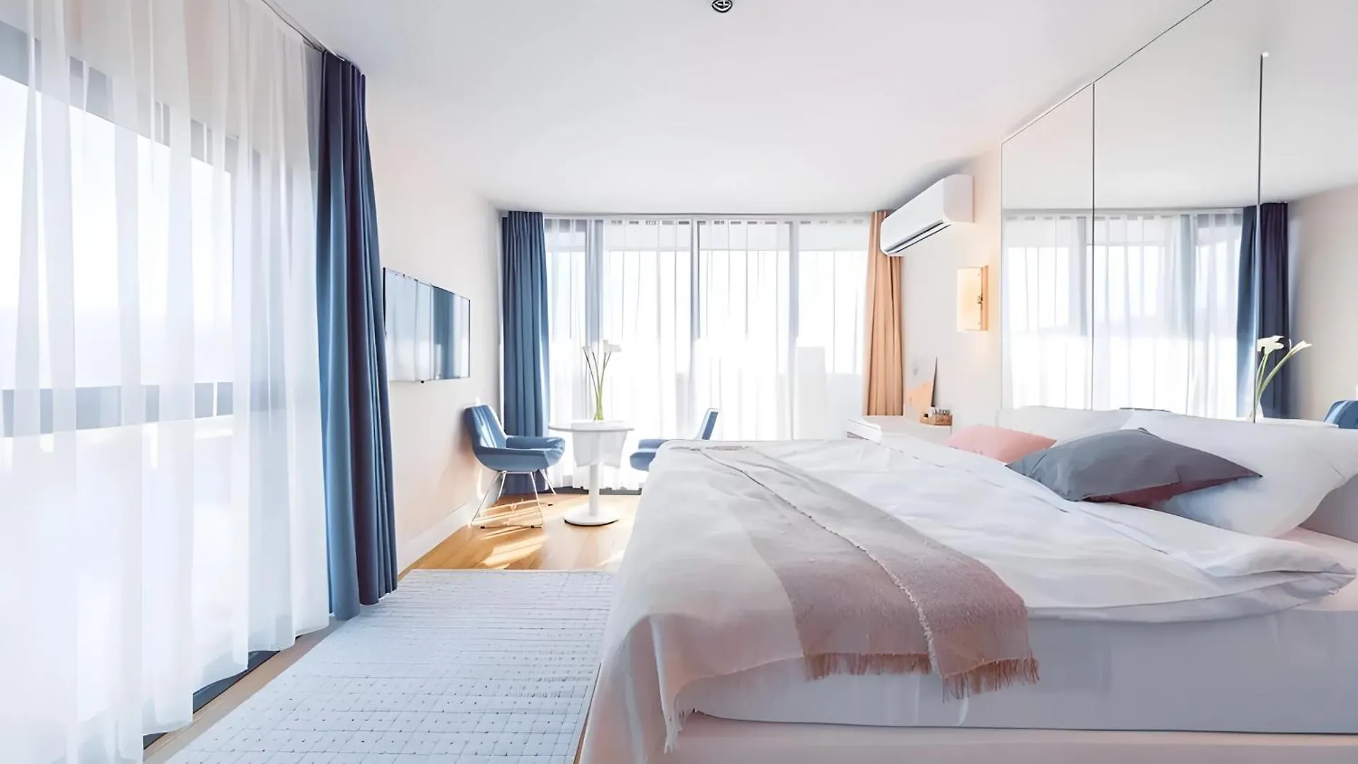 Апартаменты Апарт отель Batumi Orbi City Sea View Грузия